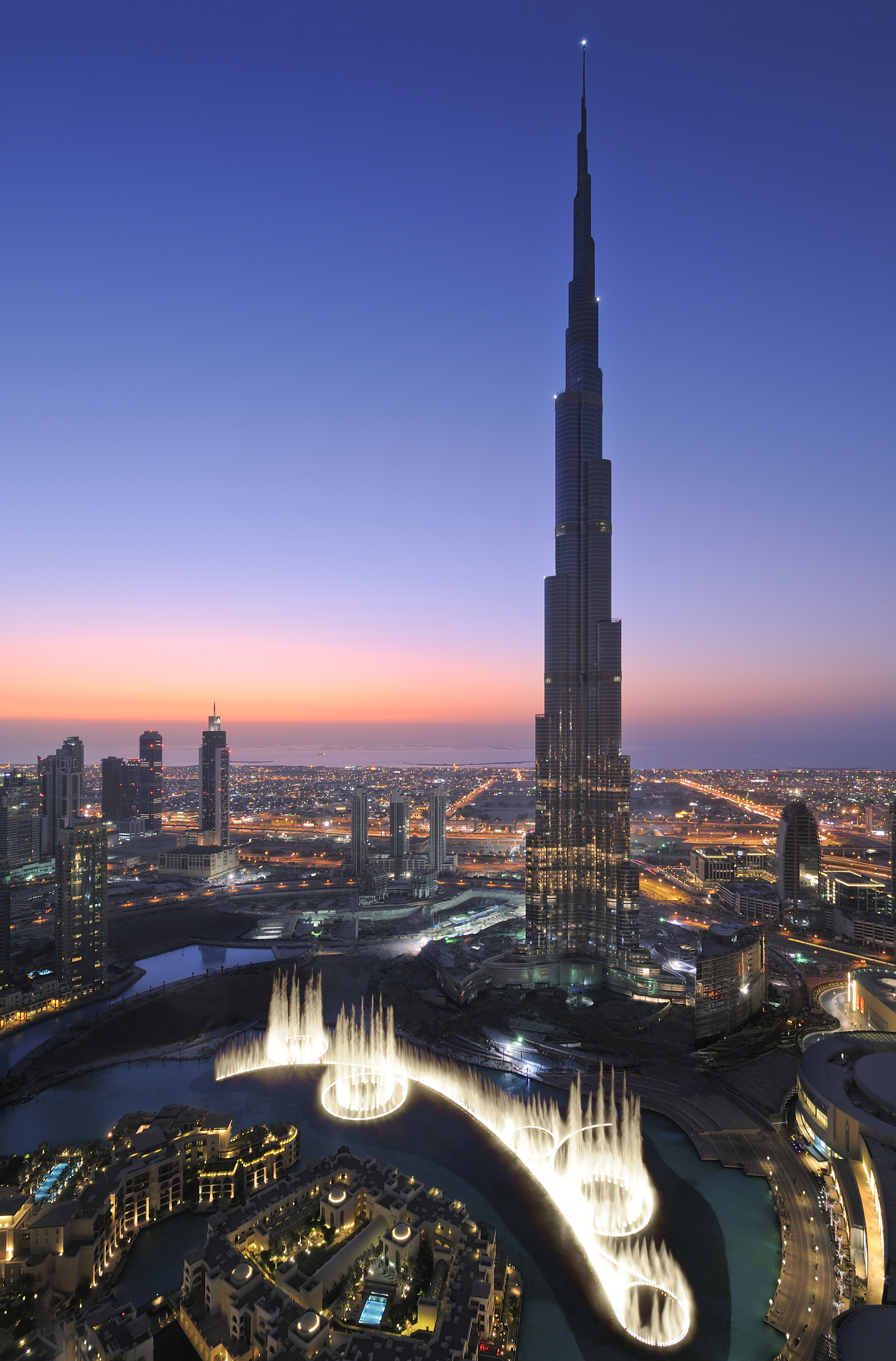 Отель в дубай халифа. Бурдж-Халифа Дубай. Небоскрёб Бурдж-Халифа в Дубае. Бурдж-Халифа Дубай 2022. Дубай здание Бурдж Халифа.