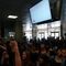 Estudiantes de la Complutense en la planta bajaLos estudiantes en favor del manifiesto acabaron relegados en el piso superior