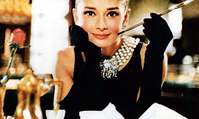 La historia de la moda en 100 vestidos