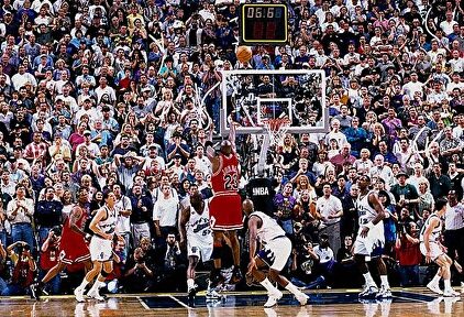 Michael Jordan anota la canasta decisiva para el sexto anillo de Chicago, en Utah | Flickr