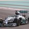 Hamilton, al mandoLewis Hamilton (Mercedes) fue el más rápido de los primeros entrenamientos libres del Gran Premio de Abu Dhabi, con un tiempo de 1:43.476, mejor en 1.3 décimas que su compañero y rival, el alemán Nico Rosberg.
