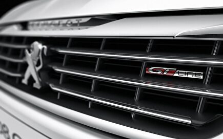 PSA cierra 2018 con 'números rojos' de 239 millones en España