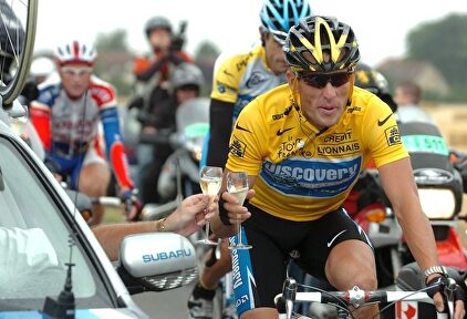 Armstrong, con el maillot amarillo del Tour. | Archivo