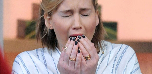 Cómo distinguir los síntomas del COVID-19 y una alergia estacional