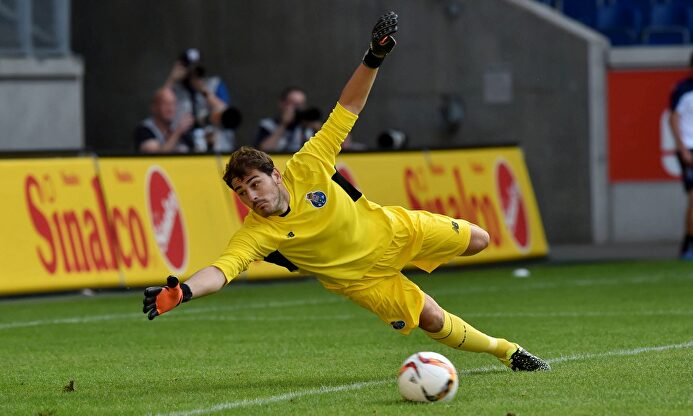 Iker Casillas, en su debut con el Oporto | Cordon Press