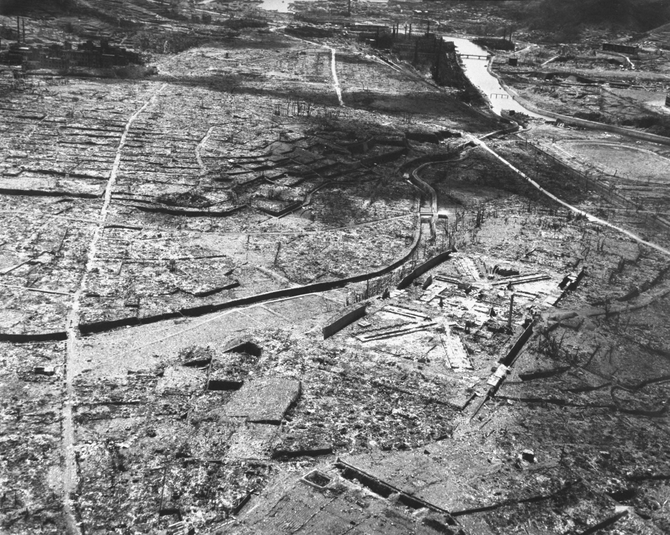 Разрушения от ядерного взрыва. Нагасаки бомбардировка 1945. Хиросима и Нагасаки атомная бомбардировка.