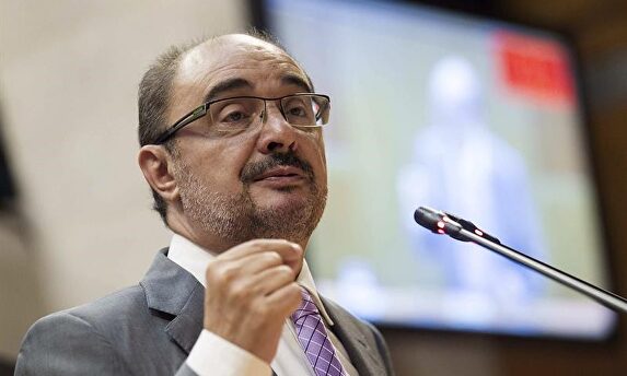 La deuda municipal por habitante es de 93 euros en Galicia, pero llega a 751 euros en Aragón