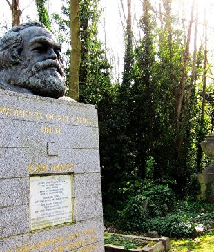 Tumba de Karl Marx. | Flickr/CC/Marc Ginesta