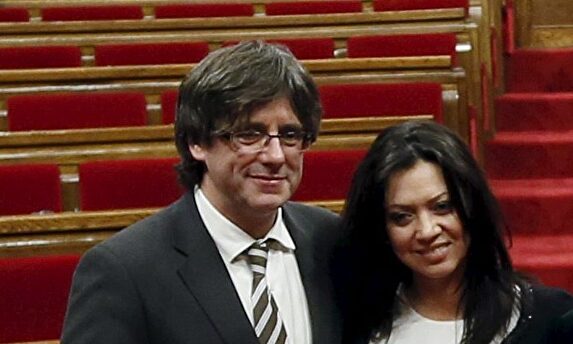 Puigdemont y su mujer, Marcela Topor. | Cordon Press