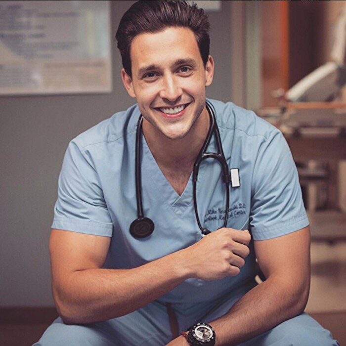 Doctor Mike, el médico que arrasa en Instagram - Chic