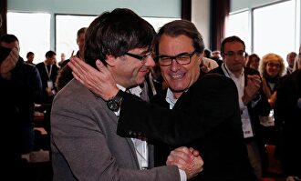 Carles Puigdemont y Artur Mas |  EFE