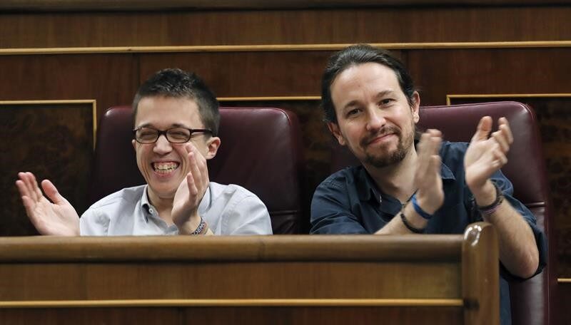 Íñigo Errejón y Pablo Iglesias en el Congreso |  EFE