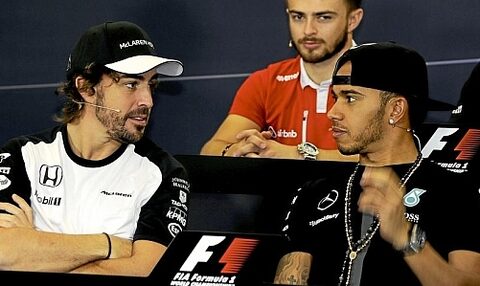 Hamilton o lo que debió ser Alonso - ¡Arráncalo, por Dios! Fernando Alonso y Lewis Hamilton, en rueda de prensa.