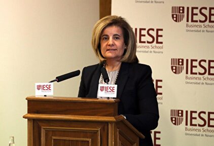 Fotografía de archivo de Fátima Báñez, durante una charla en el IESE |  Ministerio de Empleo