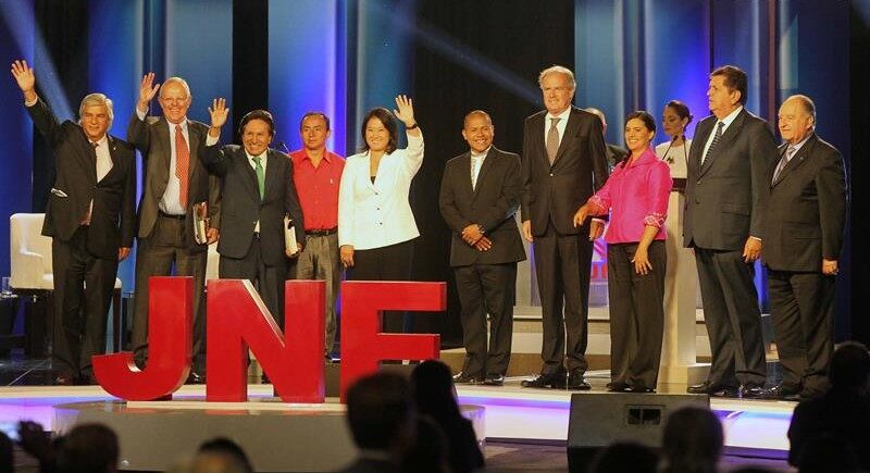 Debate presidencial surrealista en Perú con un candidato ...