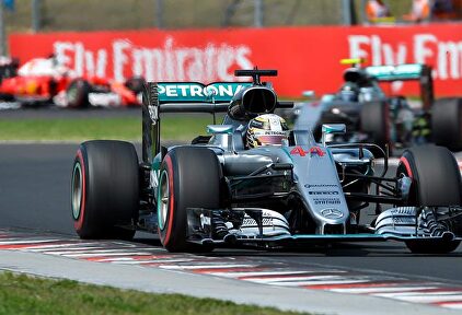 Hamilton superó a Rosberg en la salida. | EFE