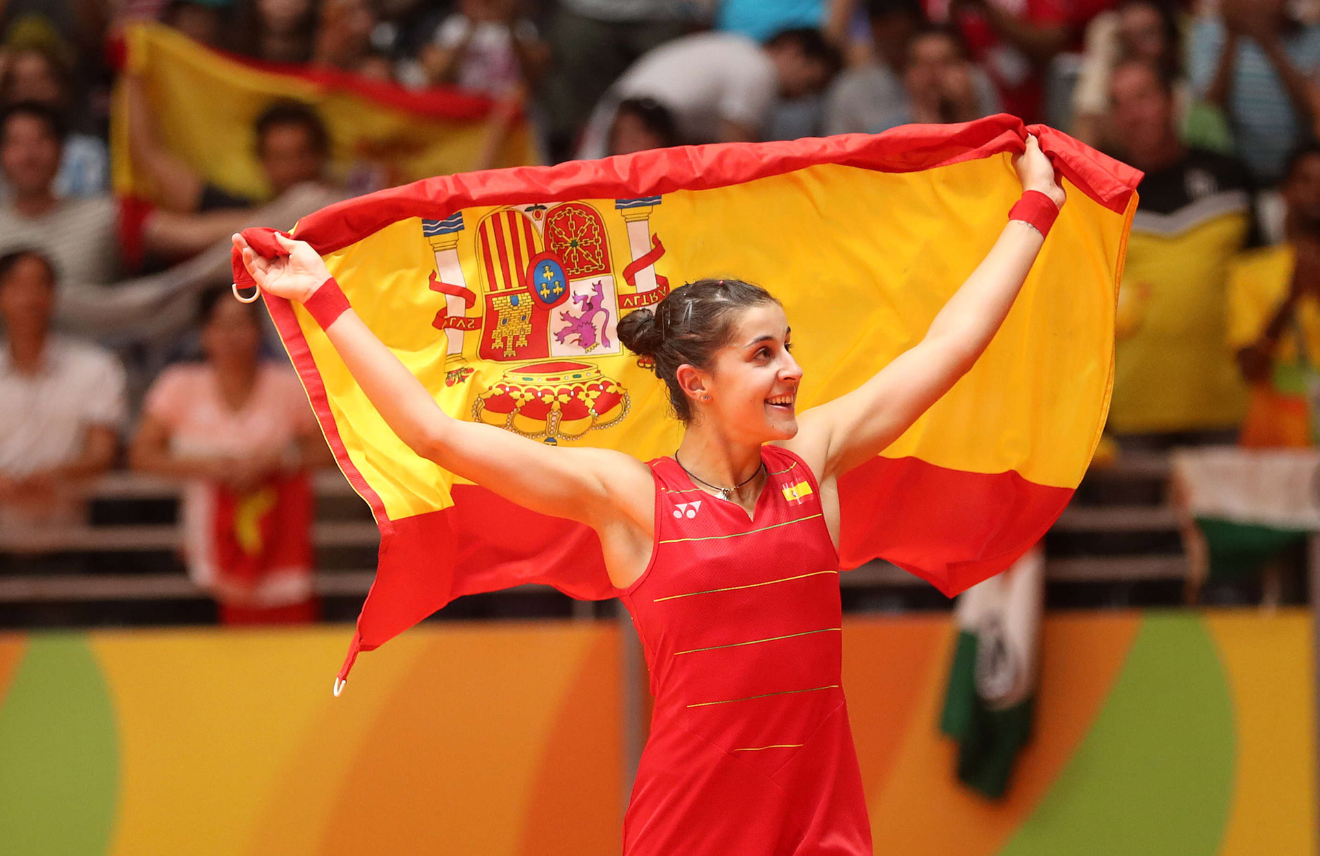 Carolina Marín en Río con la bandera de España: EFE.