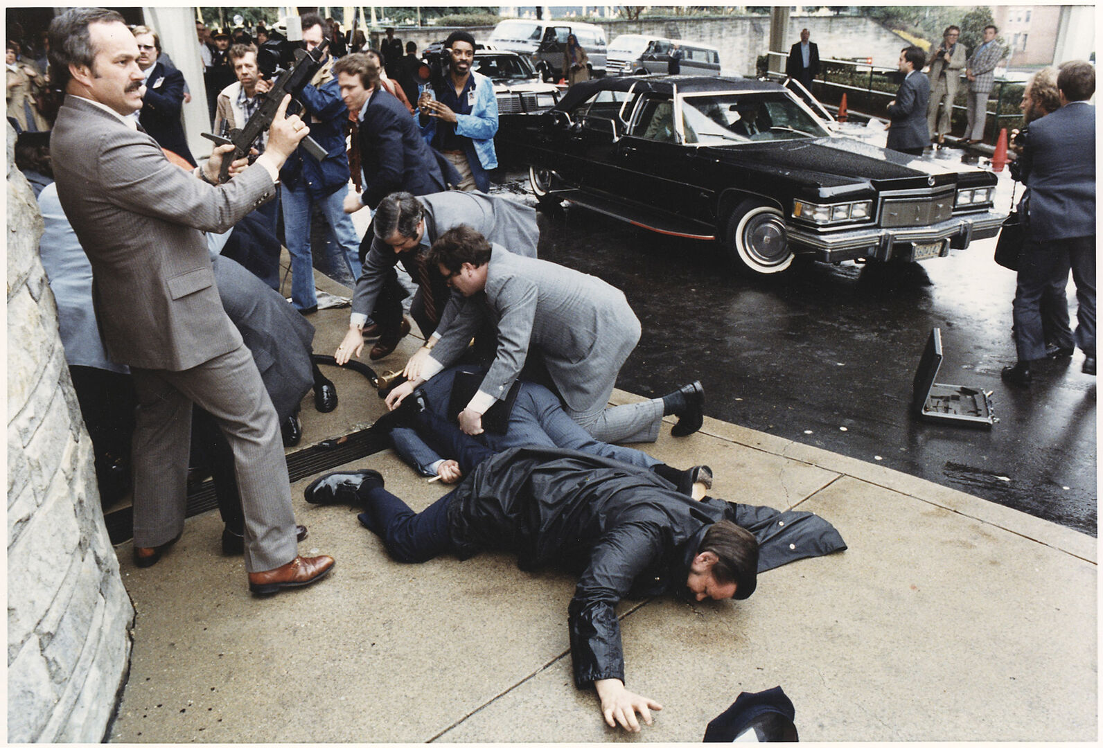 Resultado de imagen para Fotos del atentado a Ronald Reagan