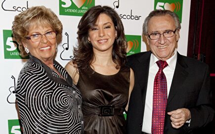 Vanessa, con sus padres Ana y Manolo | Cordon Press