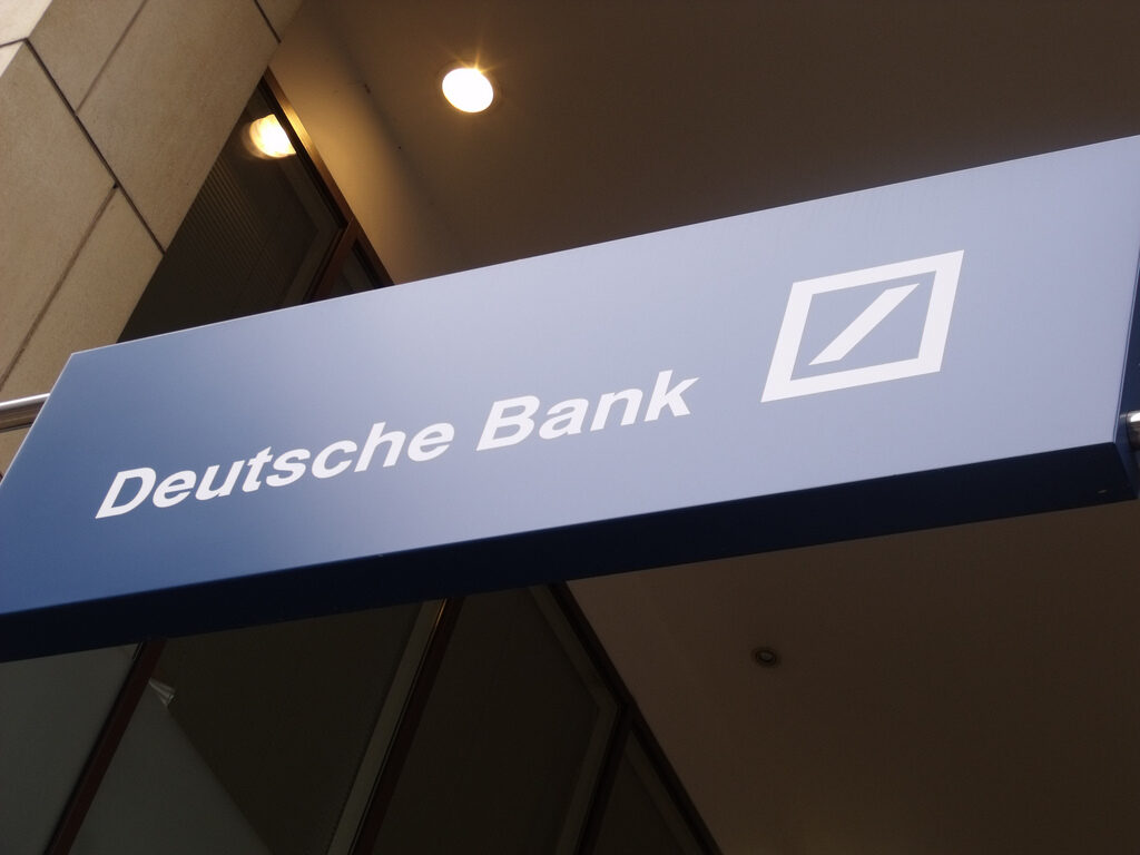 Deutsche Bank anuncia un ajuste histórico |  Flickr/ Elliott Brown