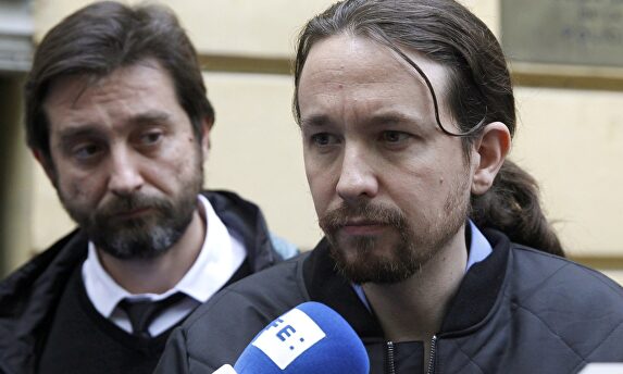 El diputado de Podemos, Rafa Mayoral y el vicepresidente del Gobierno, Pablo Iglesias | EFE