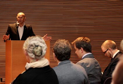 Raül Romeva, en el parlamento finlandés | Twitter @govern