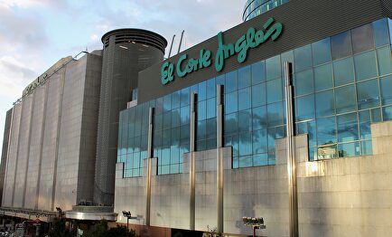 Fachada del edificio de El Corte Inglés de Castellana. | Archivo