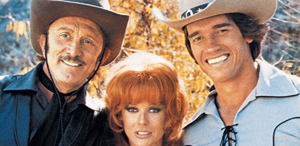 Kirk Douglas también hizo marcianadas (y nosotros lo aplaudimos)