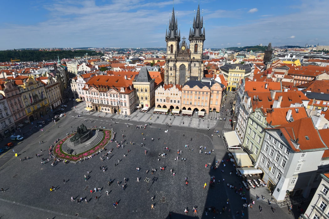 Las 15 plazas con mayor encanto de Europa Plaza-de-la-ciudad-vieja-praga-da.jpg