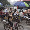 China Usuarios de motos y bicicletas en Chengdú, China