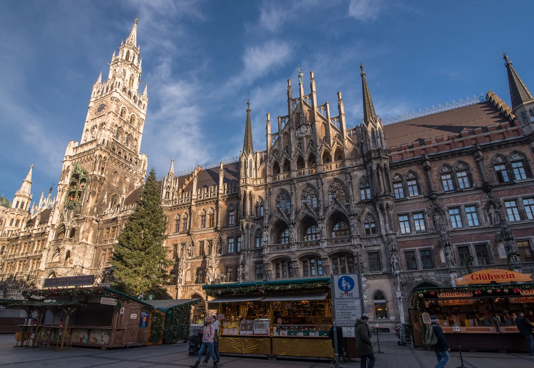 Las 15 plazas con mayor encanto de Europa Plaza_munich.jpg