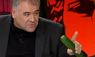 García Ferreras, en una pose muy suya | Imagen TV