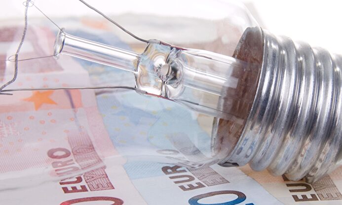 Una tasa impagada incrementará el recibo |  Alamy