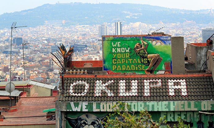 Piso okupa en Barcelona | Alamy