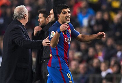 Luis Suárez, en el momento de ser expulsado contra el Atlético de Madrid en el Camp Nou. | Cordon Press