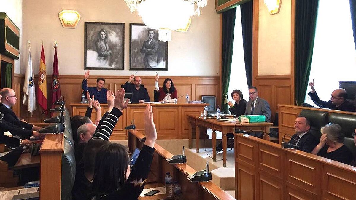 Santiago aprueba los presupuestos de 2017 gracias al apoyo del BNG y a ...