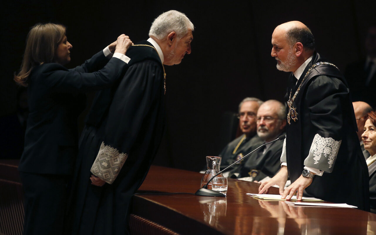 Cándido Conde-Pumpido tomando posesión como magistrado del Tribunal Constitucional |  EFE