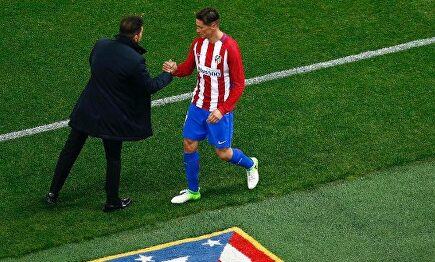 Fernando Torres, Simeone y el escudo del Atlético de Madrid. | Instagram Atlético de Madrid