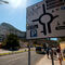 Una señal de tráfico en inglés a la entrada de Gibraltar. En el peñón se conduce por la derecha, al contrario que en el Reino Unido.