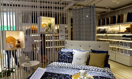 Dormitorio de exposición en una tienda de Ikea (Madrid) |  David Alonso Rincón