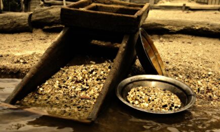 Mina de oro | Banco de Imagen 123RF/Sempi