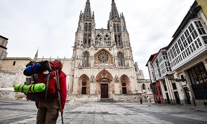 Burgos es una parada  destacada del Camino de Santiago. Los peregrinos realizan un pequeño alto en el camino durante algunas horas para poder disfrutar de la ciudad, su casco antiguo y su gastronomía. | David Alonso Rincón
