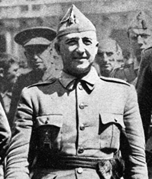 Francisco Franco junto a Emilio Mola |  Alamy