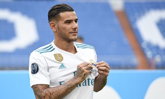 Theo Hernández el día de su presentación |  EFE