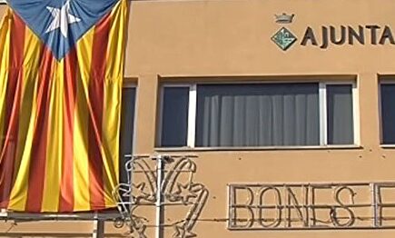 Una ayuntamiento catalán con una estelada. | Youtube
