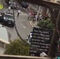 La Guardia Civil, apedreadaImagen de un vídeo de agentes de la Guardia Civil huyendo mientras les tiran piedras.