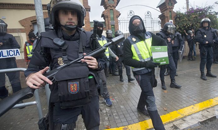 Imagen de archivo de agentes de la UIP de la Policía Nacional. | EFE