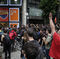 Durante la huelga general promovida por la Generalidad, numerosos manifestantes independentistas han aprovechado para asediar la sede de Ciudadanos en Barcelona. 