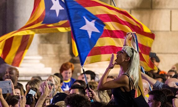 Manifestantes independentistas en Barcelona |  EFE
