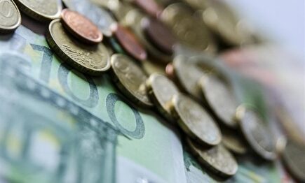 El interés del bono español a diez años marca mínimos históricos